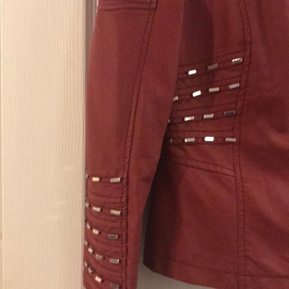 Rustic red jacket - Picture 2 of 4
